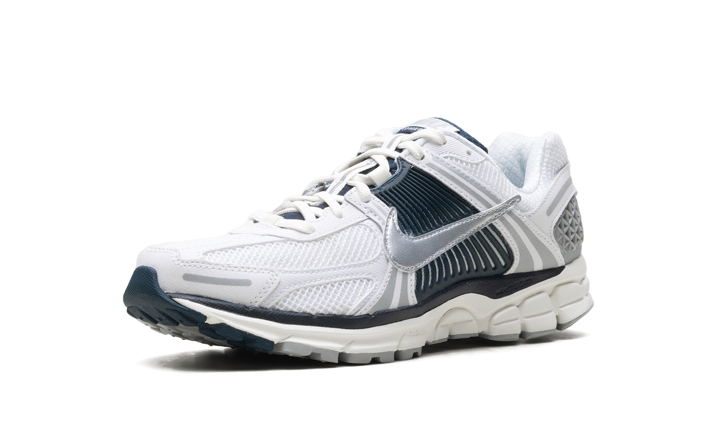Air Zoom Vomero 5 WMNS "White Armory Navy"