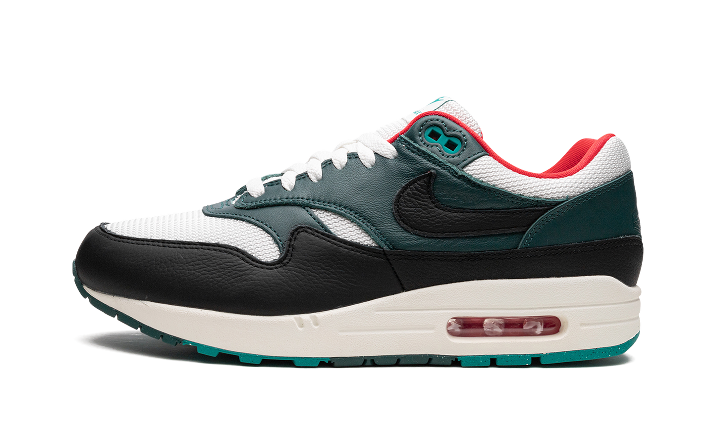 Air Max 1 "LeBron James x Liverpool"